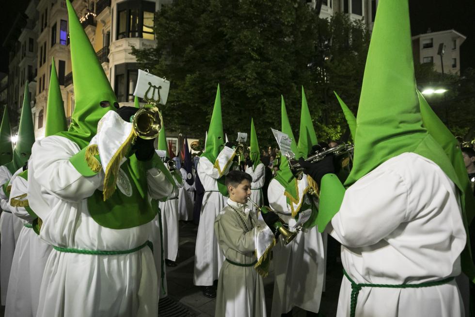 Imágenes de las procesiones del Lunes Santo en Zaragoza
