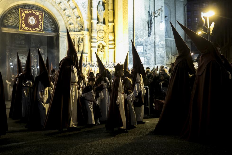 Imágenes de las procesiones del Lunes Santo en Zaragoza