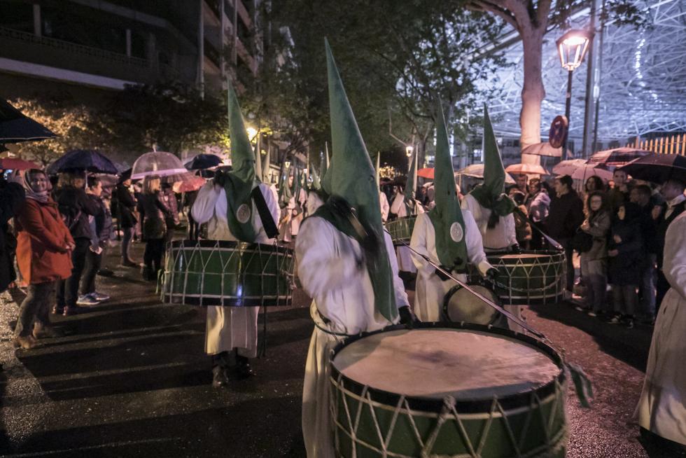 Imágenes de las procesiones del Lunes Santo en Zaragoza