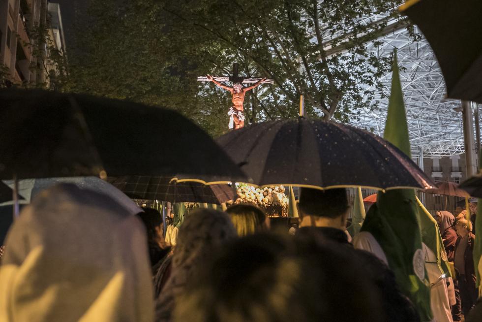 Imágenes de las procesiones del Lunes Santo en Zaragoza