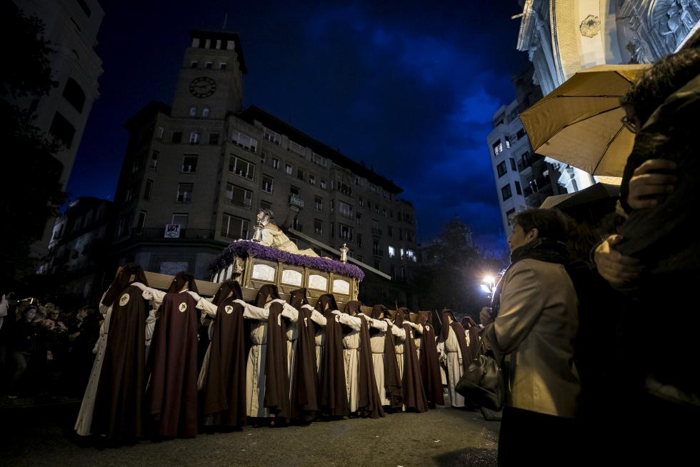Imágenes de las procesiones del Lunes Santo en Zaragoza