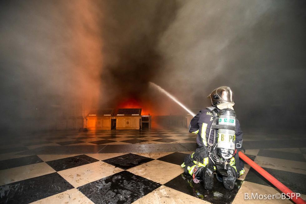 El incendio que ha devastado la catedral de Notre Dame en París ya ha sido controlado.