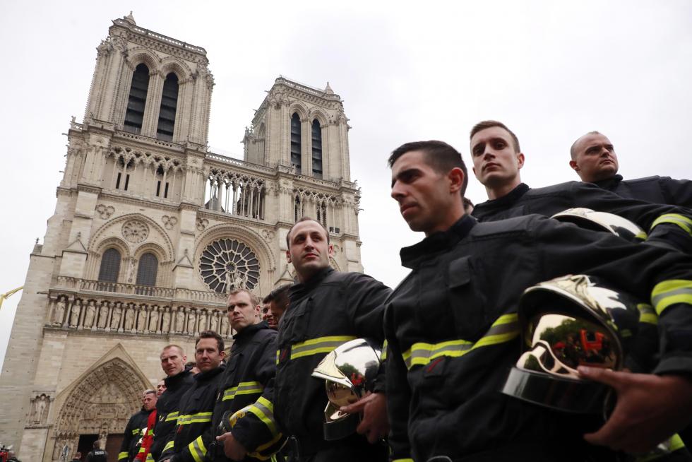 El incendio que ha devastado la catedral de Notre Dame en París ya ha sido controlado.