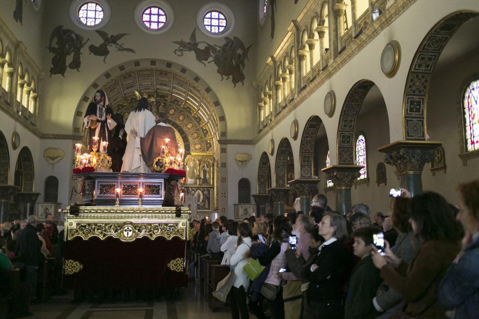 Procesión de la Eucaristía este Jueves Santo en Zaragoza.