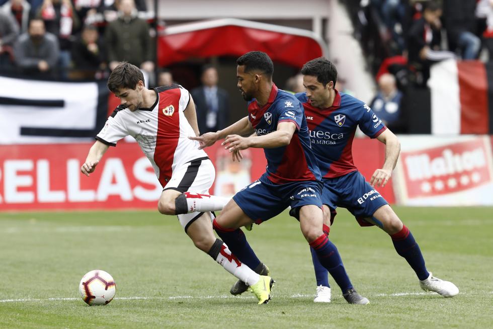 Encuentro disputado entre el Rayo Vallecano y la SD Huesca.