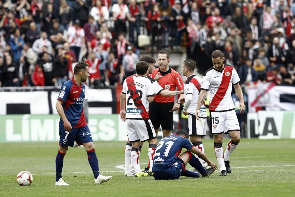 Encuentro disputado entre el Rayo Vallecano y la SD Huesca.