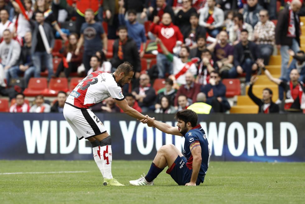 Encuentro disputado entre el Rayo Vallecano y la SD Huesca.