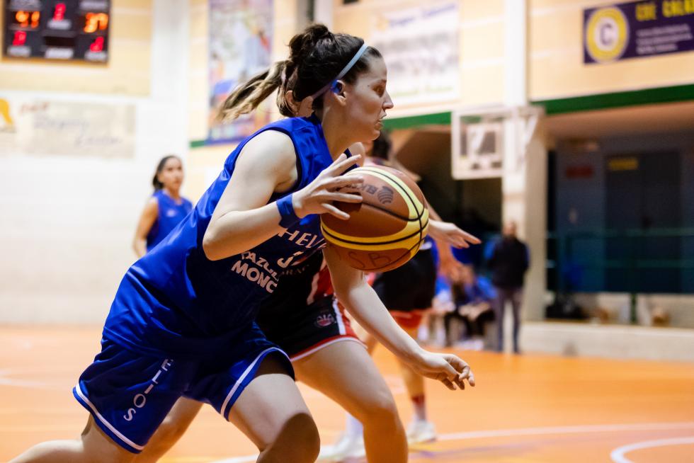 Baloncesto. Primera Femenina- Old School vs. Helios.