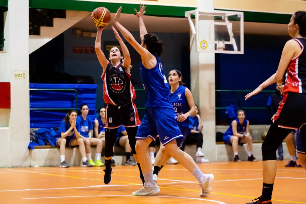 Baloncesto. Primera Femenina- Old School vs. Helios.