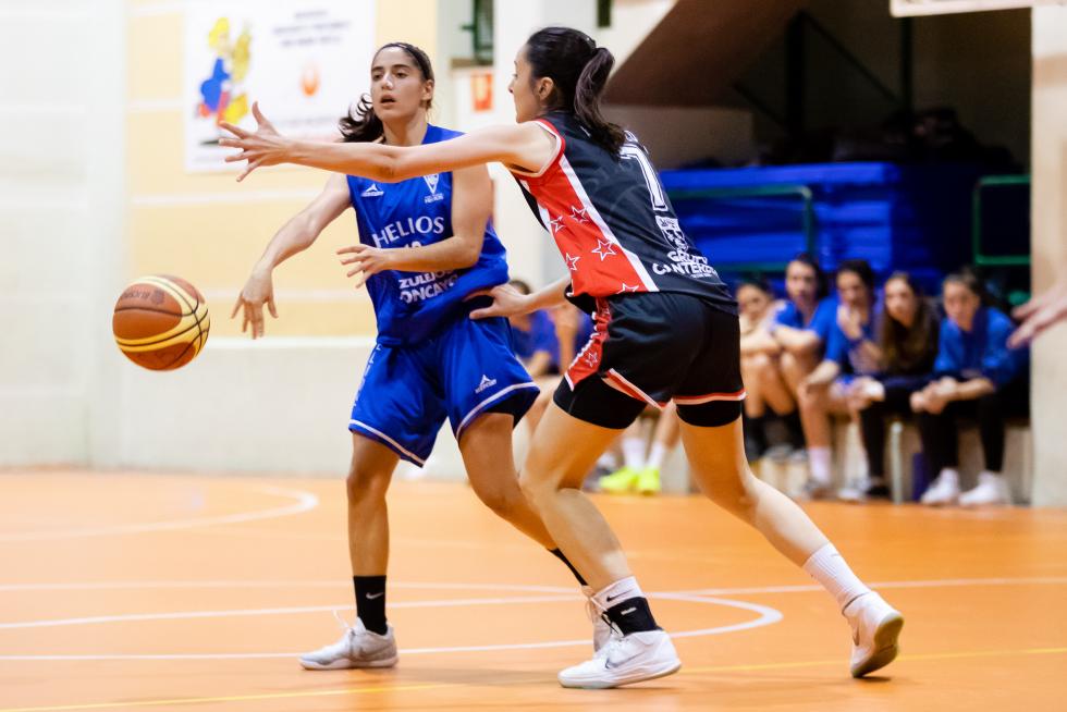 Baloncesto. Primera Femenina- Old School vs. Helios.