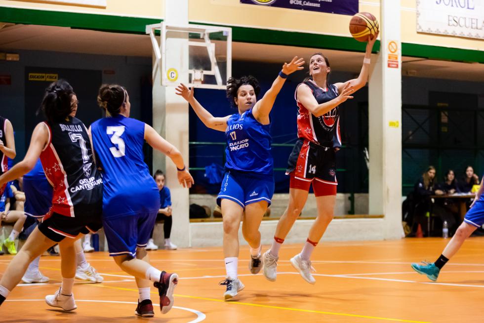 Baloncesto. Primera Femenina- Old School vs. Helios.
