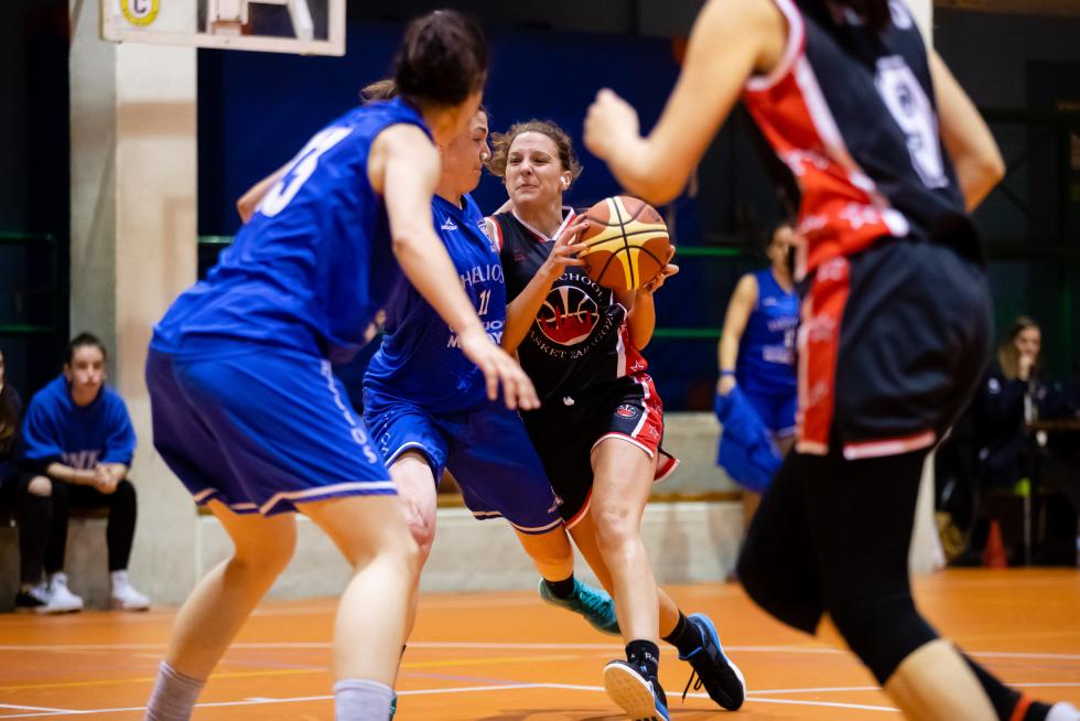 Baloncesto. Primera Femenina- Old School vs. Helios.