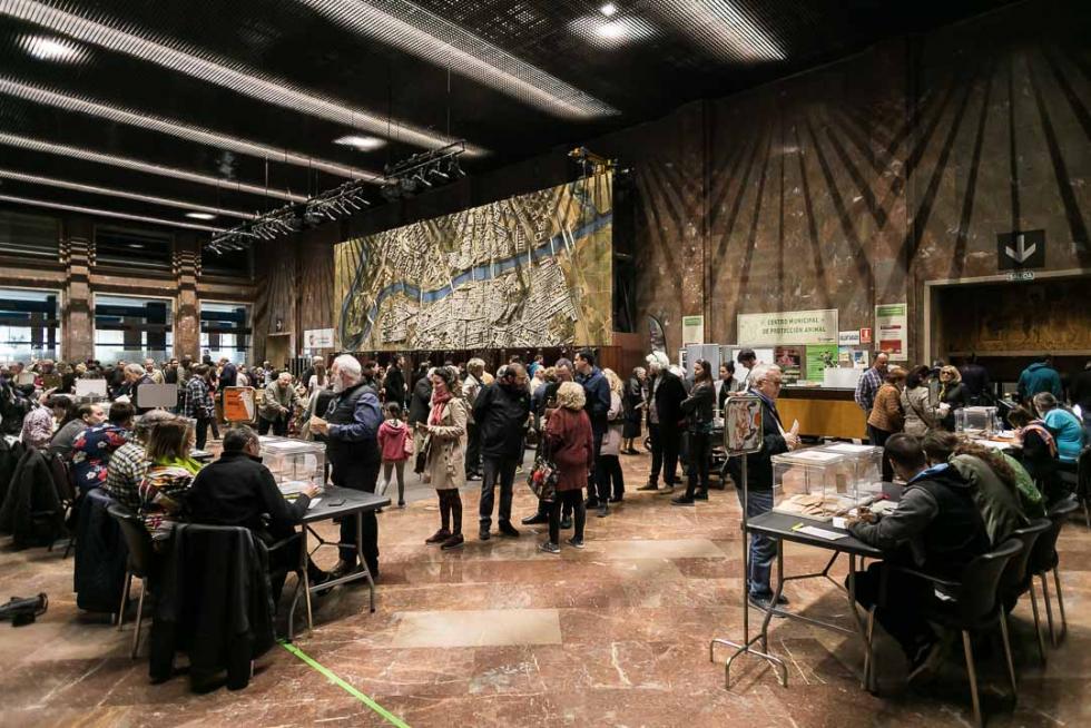 Imágenes de la votación para las Elecciones Generales en la Comunidad