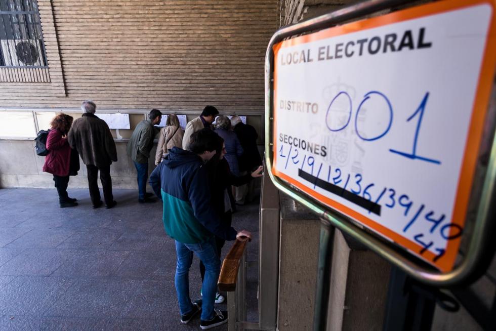 Imágenes de la votación para las Elecciones Generales en la Comunidad