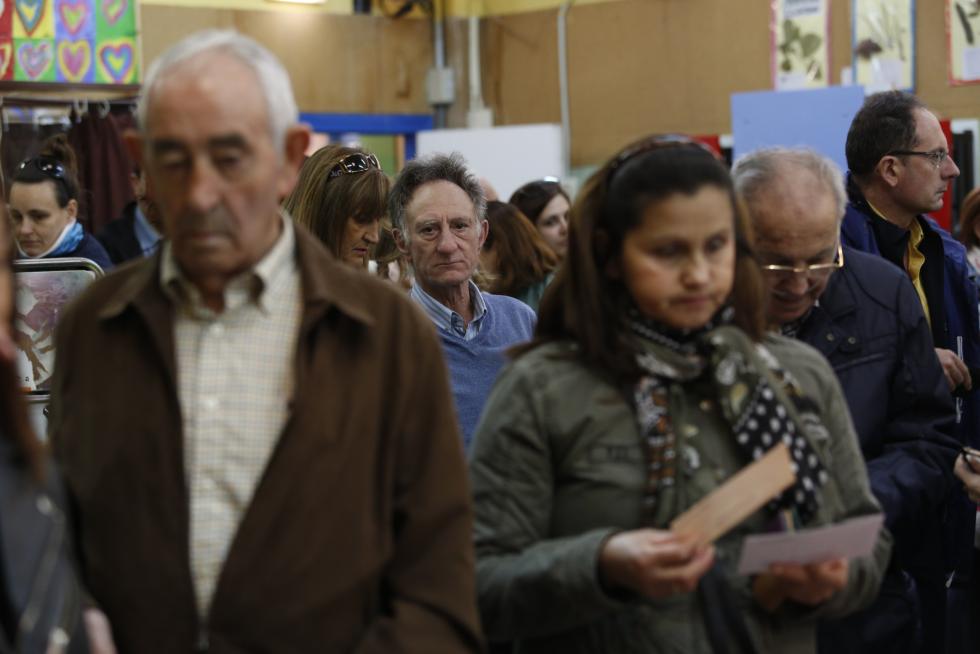 Imágenes de la votación para las Elecciones Generales en la Comunidad