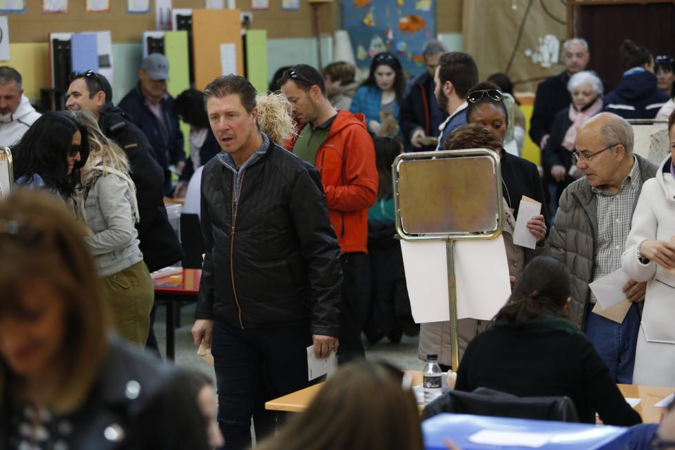 Imágenes de la votación para las Elecciones Generales en la Comunidad
