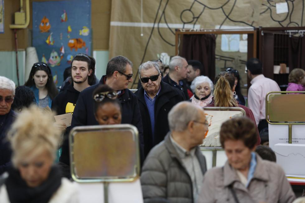 Imágenes de la votación para las Elecciones Generales en la Comunidad