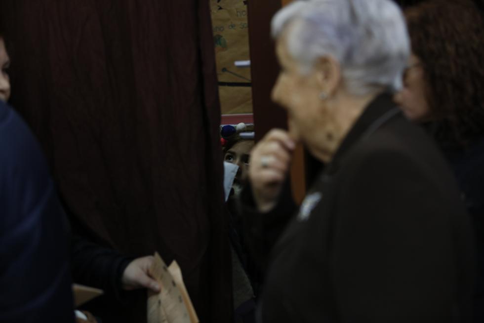 Imágenes de la votación para las Elecciones Generales en la Comunidad