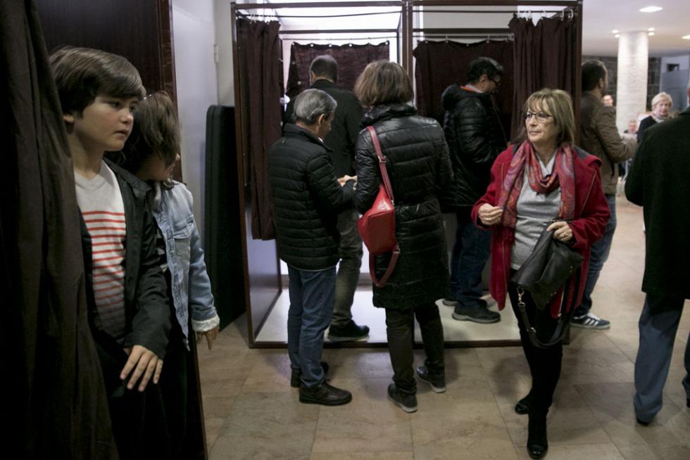 Imágenes de la votación para las Elecciones Generales en la Comunidad
