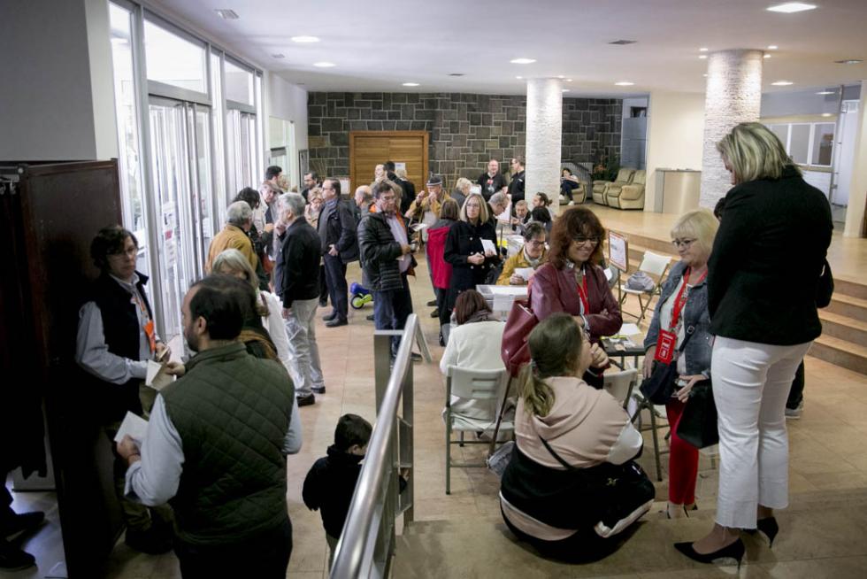 Imágenes de la votación para las Elecciones Generales en la Comunidad