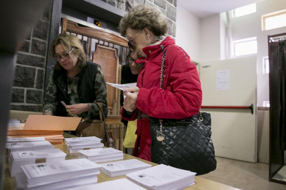 Imágenes de la votación para las Elecciones Generales en la Comunidad