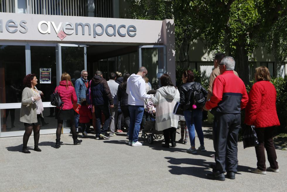 Imágenes de la votación para las Elecciones Generales en la Comunidad.