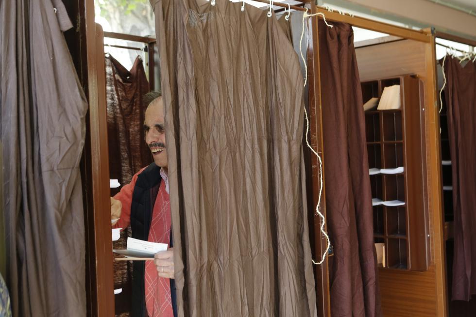 Imágenes de la votación para las Elecciones Generales en la Comunidad.