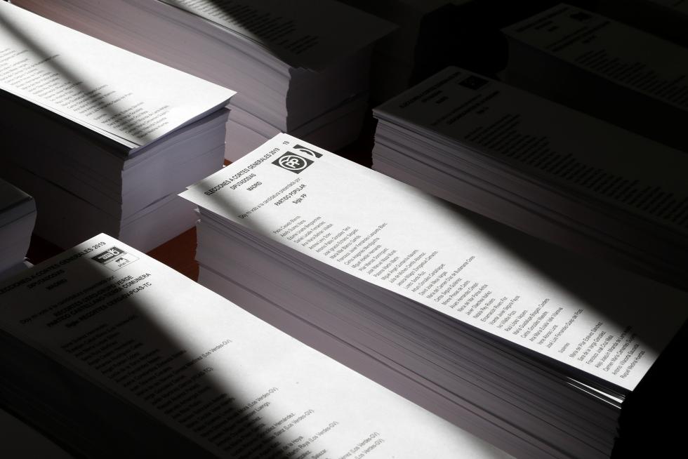 Los españoles acuden a las urnas a votar en las Elecciones Generales