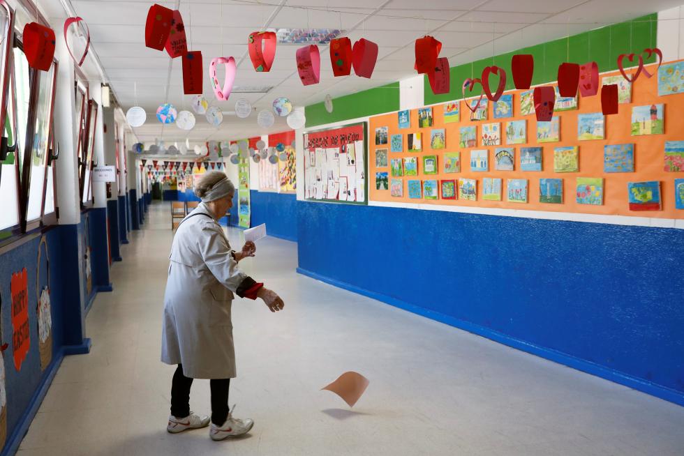 Los españoles acuden a las urnas a votar en las Elecciones Generales