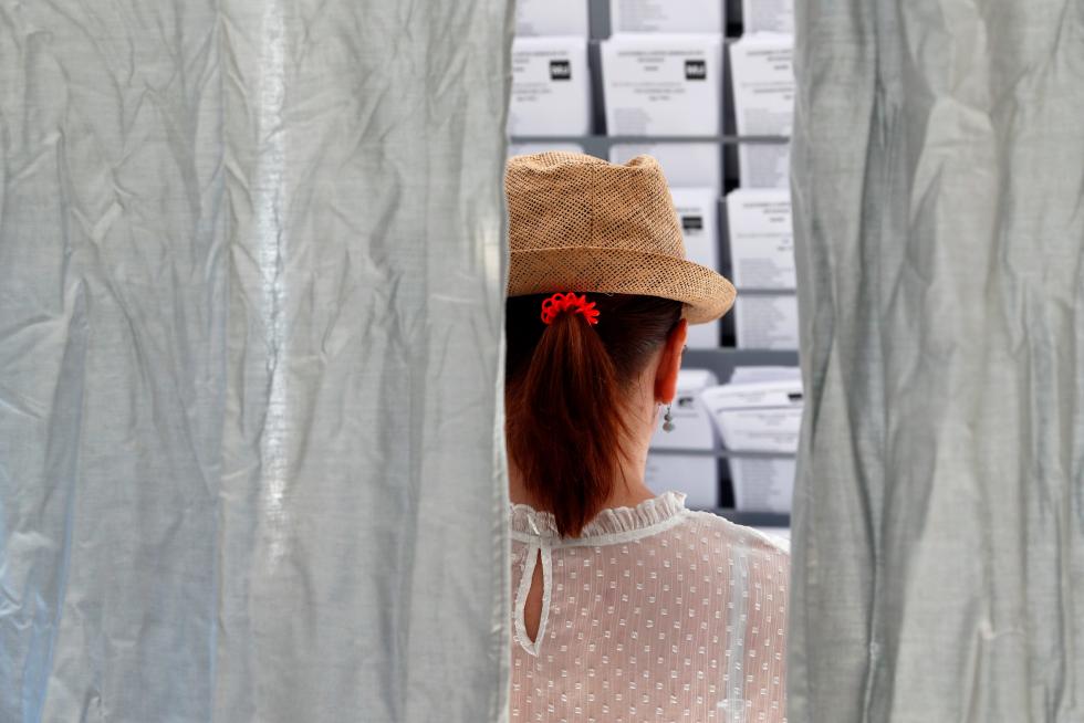 Los españoles acuden a las urnas a votar en las Elecciones Generales