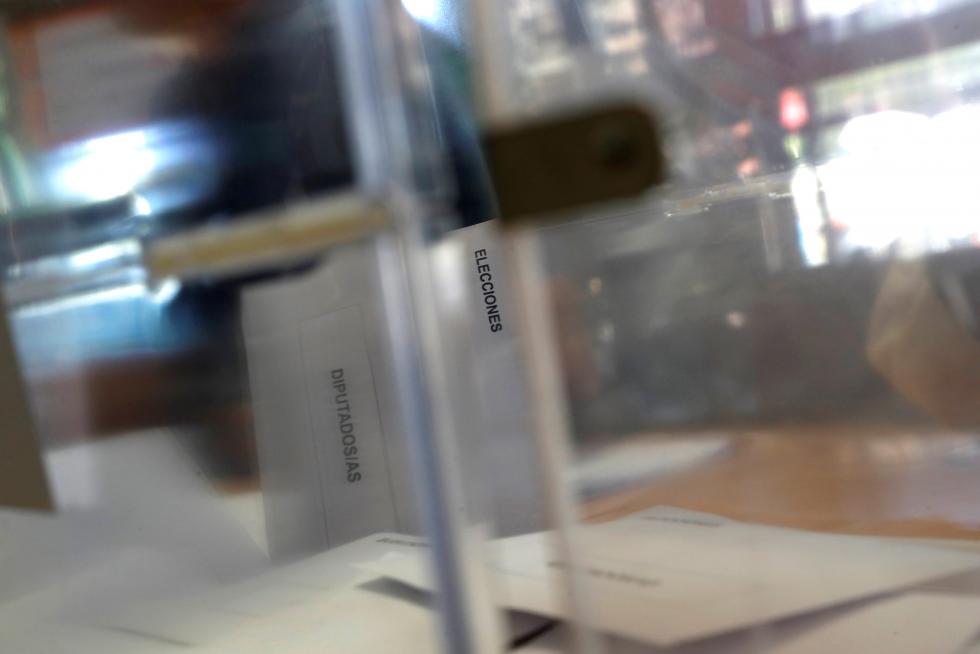Los españoles acuden a las urnas a votar en las Elecciones Generales