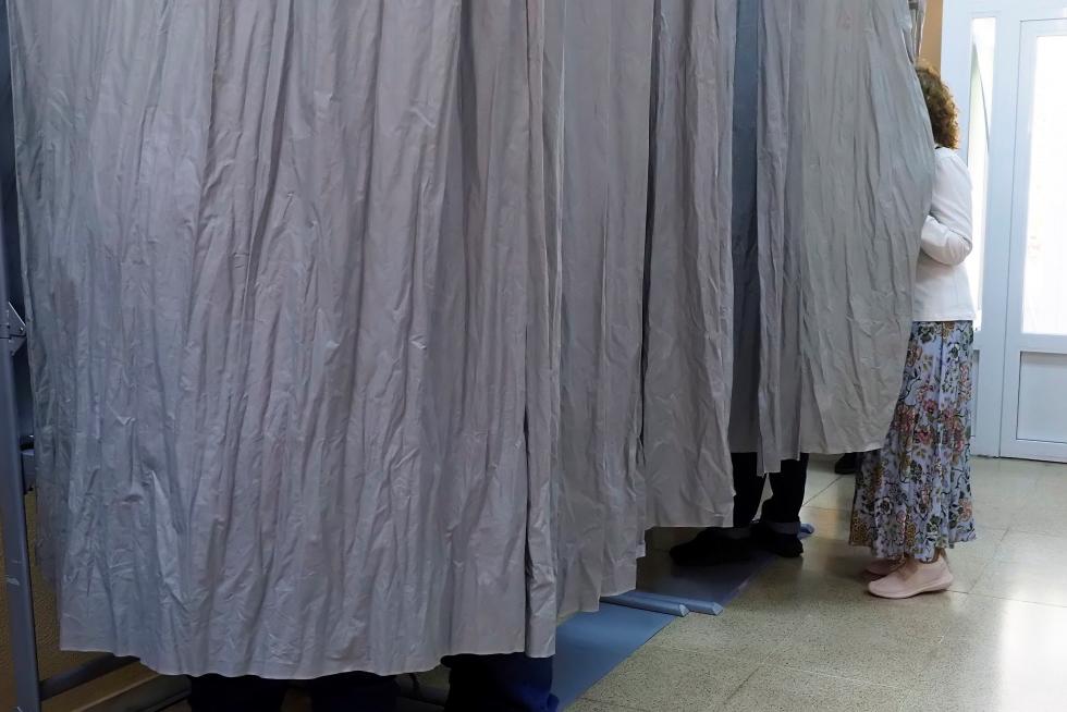 Los españoles acuden a las urnas a votar en las Elecciones Generales