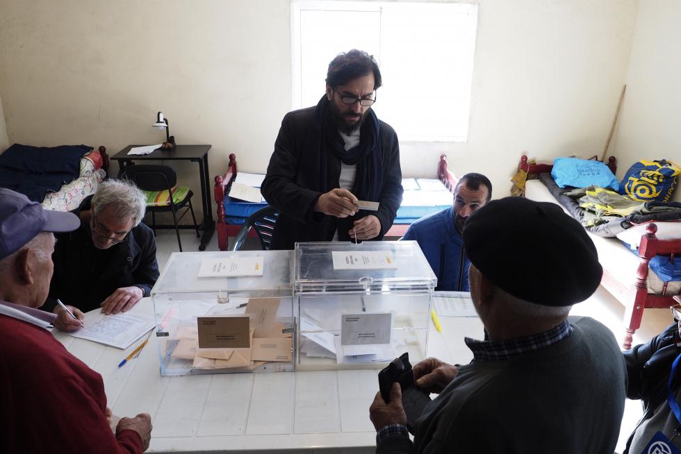 Los españoles acuden a las urnas a votar en las Elecciones Generales