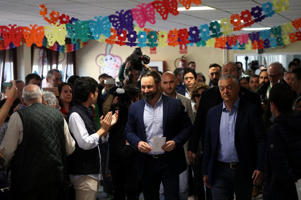 Los españoles acuden a las urnas a votar en las Elecciones Generales