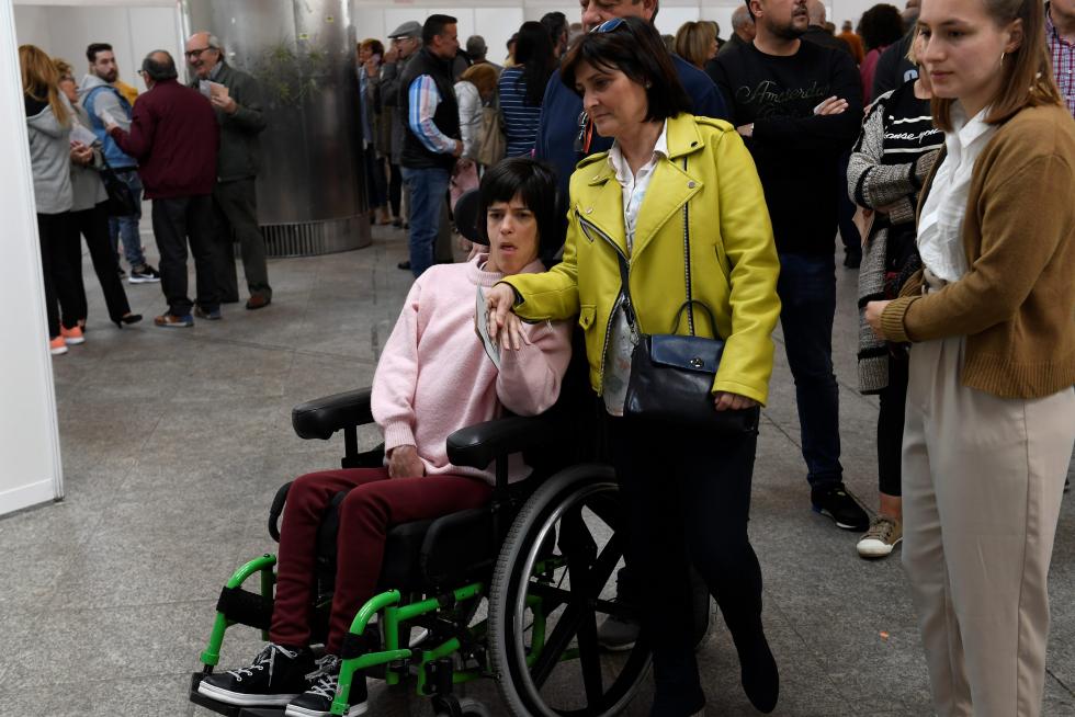Los españoles acuden a las urnas a votar en las Elecciones Generales