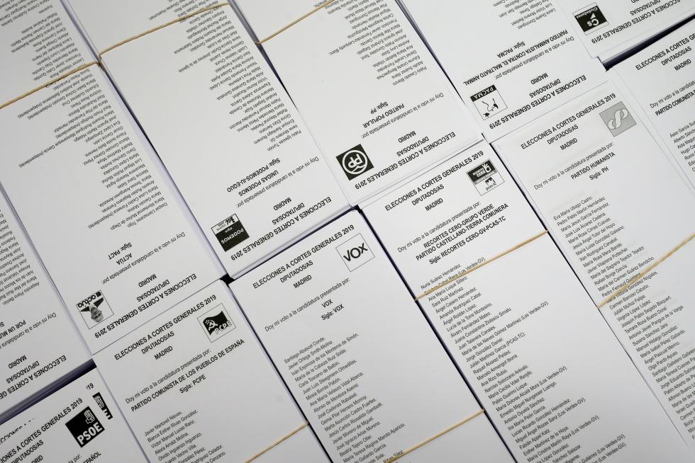 Los españoles acuden a las urnas a votar en las Elecciones Generales