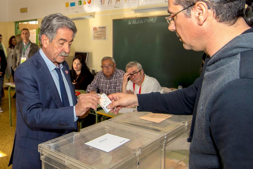 Momentos de la jornada electoral.