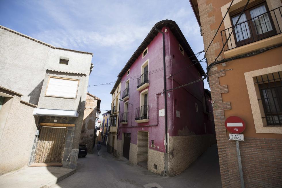 Dada la cercanía con el Monasterio de Piedra y la voluntad (asociativa y municipal) de maximizar el potencial turístico local con nuevas ideas, la localidad se ha convertido en un ejemplo de superación.