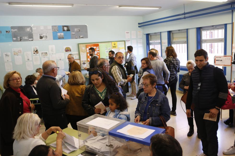 Votación en el IES Miguel de Molinos.