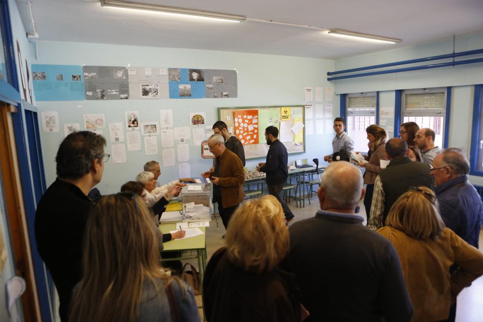 Votación en el IES Miguel de Molinos.