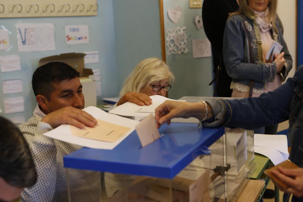 Votación en el IES Miguel de Molinos.