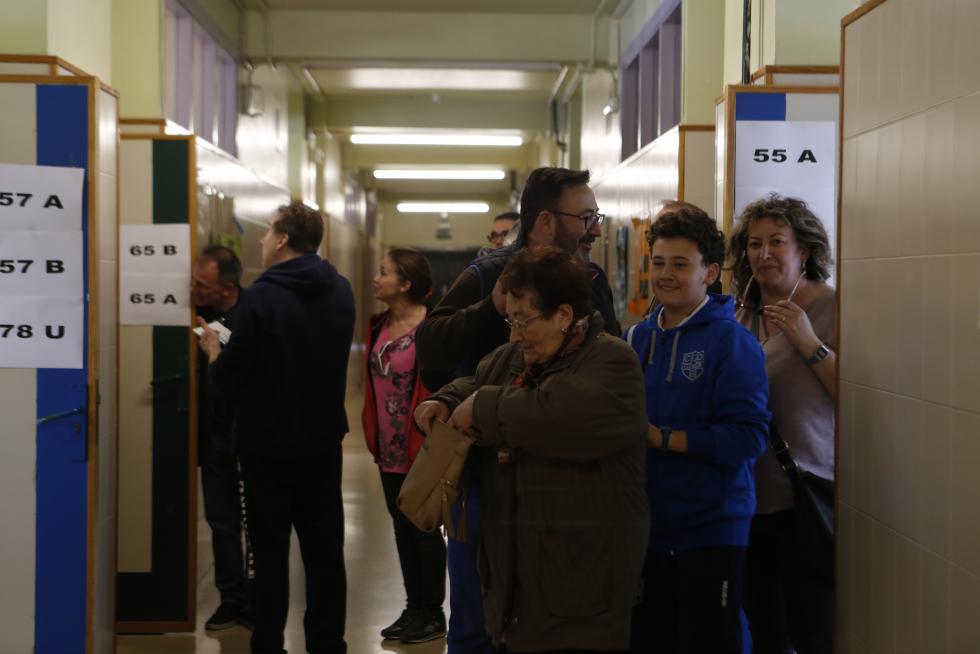 Votación en el IES Miguel de Molinos.