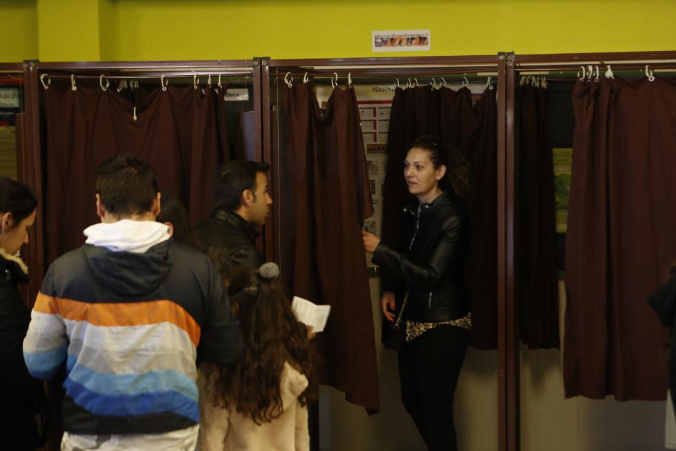 Votación en el IES Miguel de Molinos.