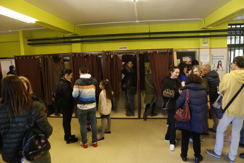 Votación en el IES Miguel de Molinos.