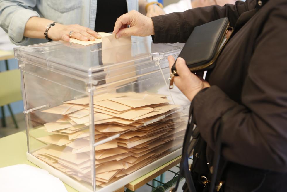 Votación en el IES Miguel de Molinos.