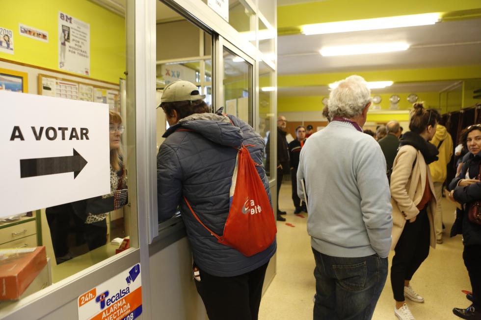 Votación en el IES Miguel de Molinos.
