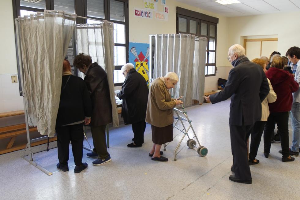 Los turolenses acuden a las urnas.