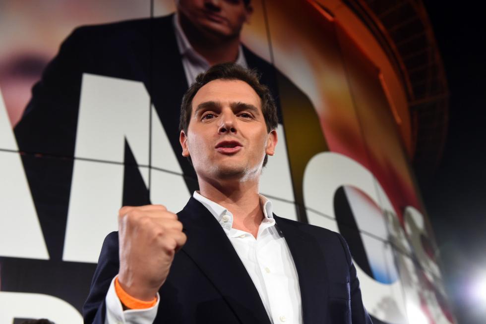 El líder de Ciudadanos, Albert Rivera, celebra los resultados electorales de la formación naranja.