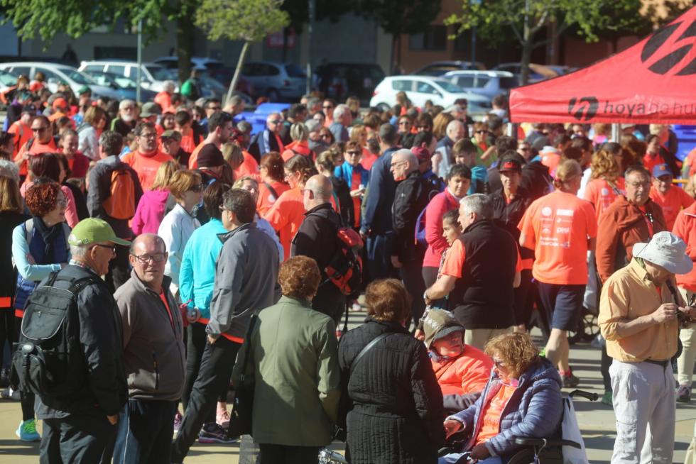 La VII Marcha Aspace de Huesca ha batido récords este domingo con más de 8.200 inscritos. Las calles se han teñido de coral, hoy el color de la solidaridad.