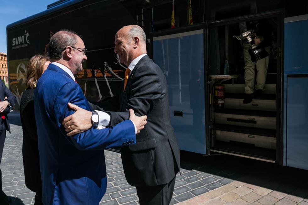 El presidente del Gobierno de Aragón, Javier Lambán, ha recibido al Club Voleibol Teruel tras la conquista del séptimo título de la Superliga